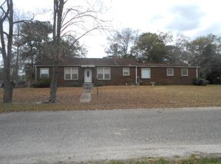 103 W Camellia Ave, Geneva, AL 36340