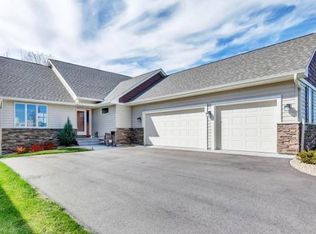 11833 Erskin Cir, Minneapolis, MN 55449