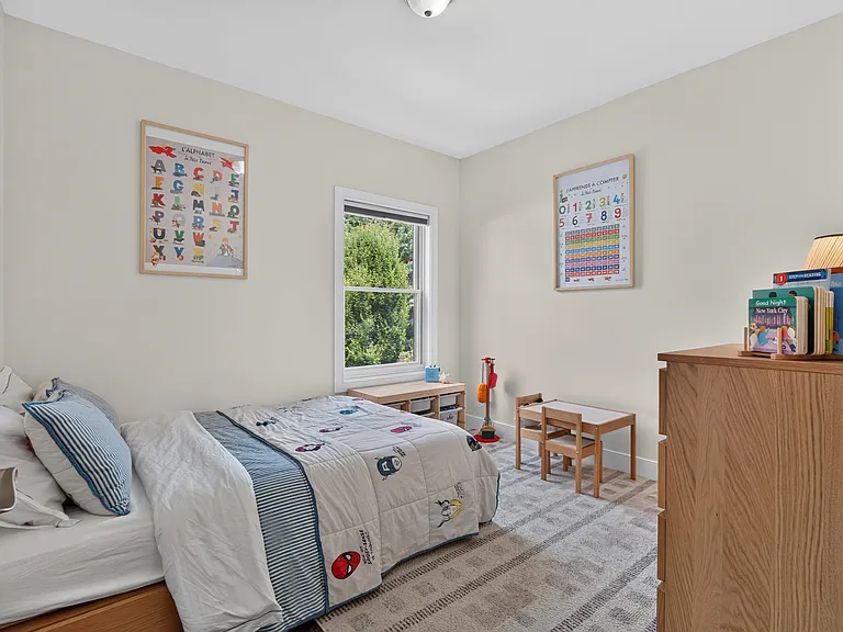 112 Webster Ave #1 — Photo 23
