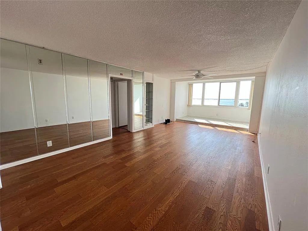 2 bed, 2.0 bath, 1050 sqft, $1,750 — Photo 4