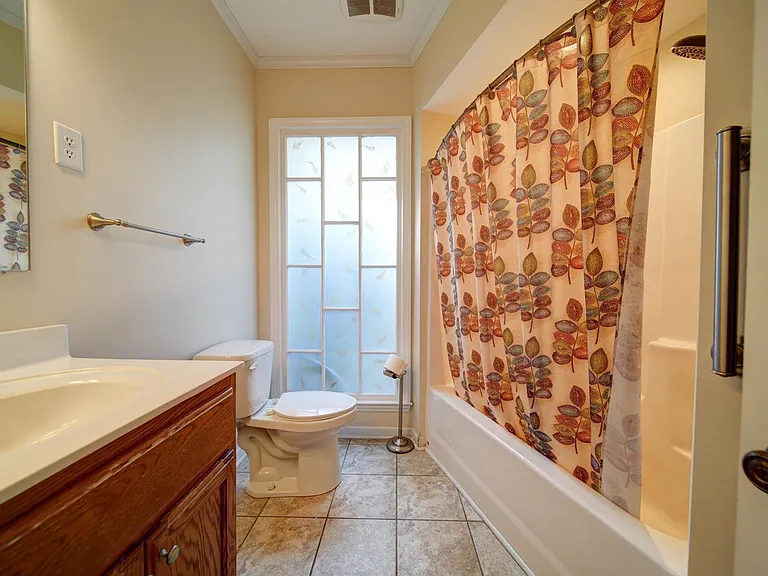910 Basilwild Dr — Photo 18