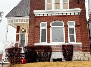 434 N 5th St, Quincy, IL 62301