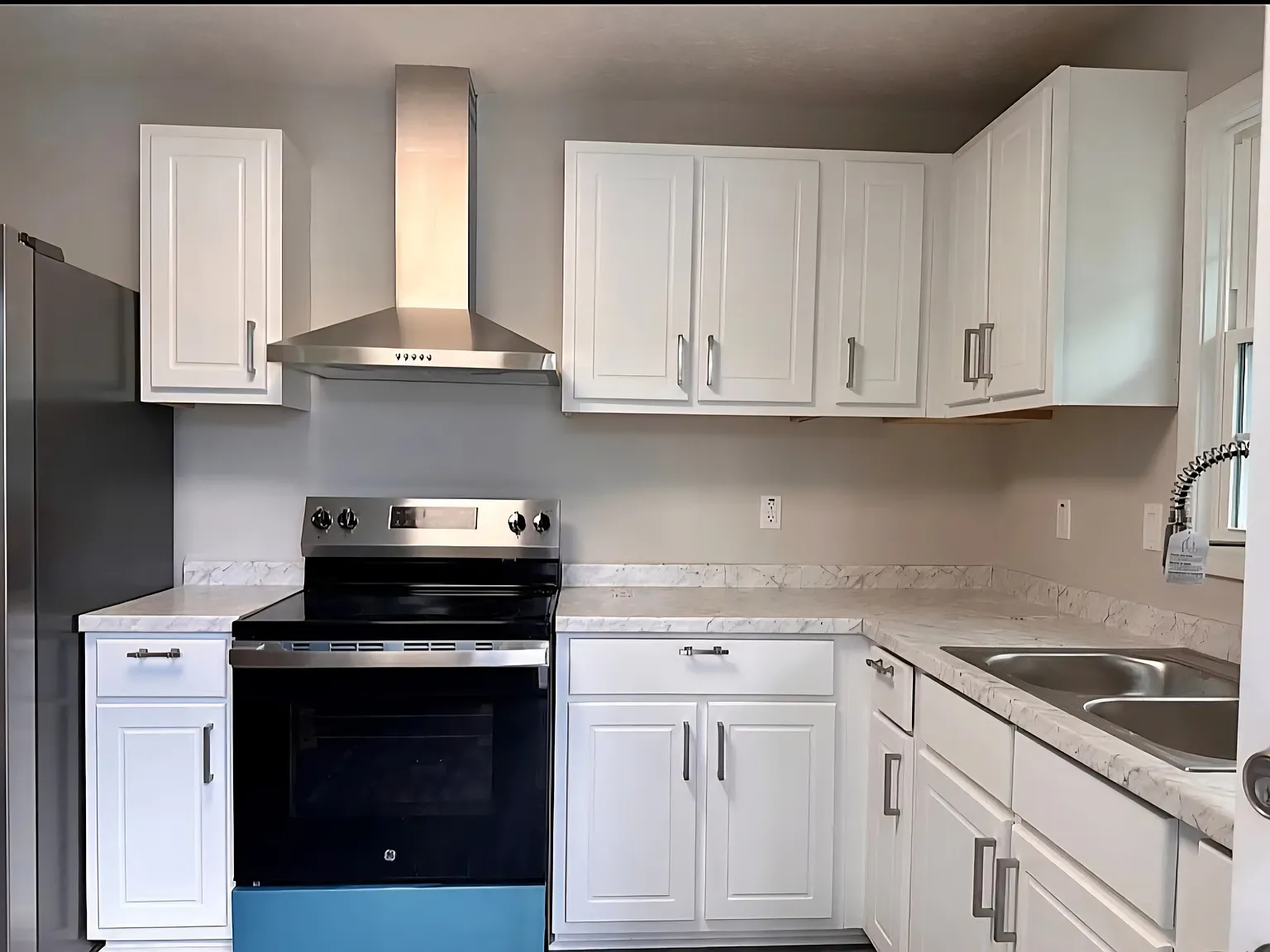 3 bed, 1000 sqft, $1,200 — Photo 3