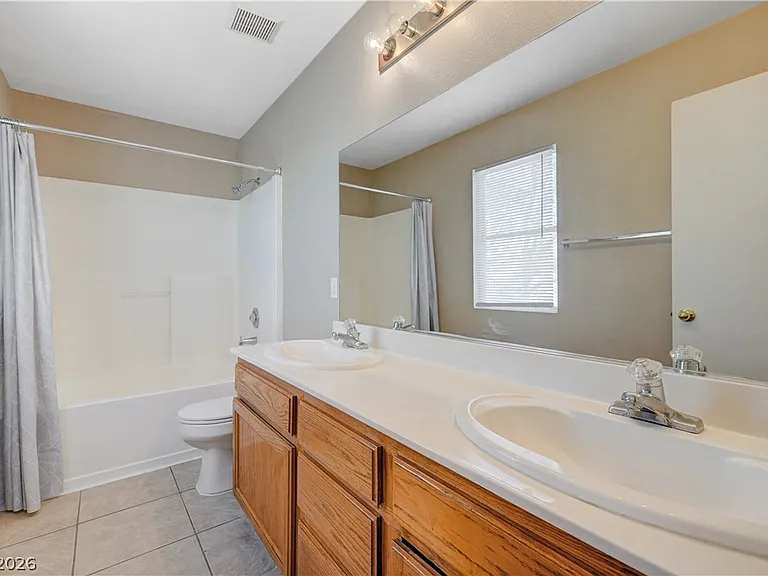 8905 Colorful Pines Ave — Photo 32