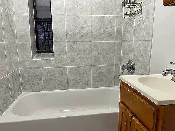 4th image of 413 E 114th St #C