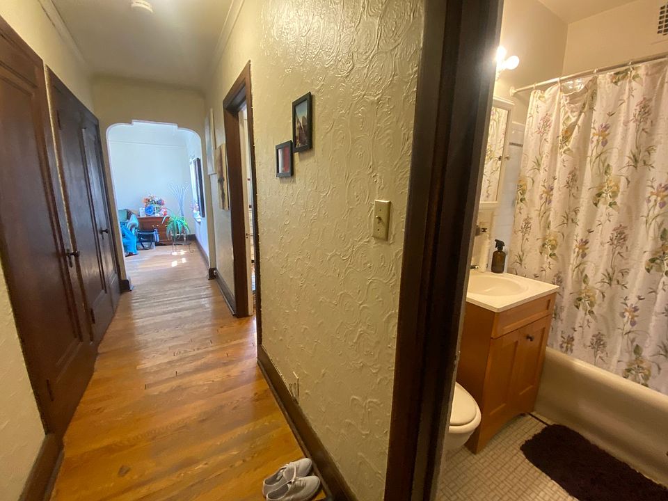 1st image of 1420 E Capitol Dr APT 306