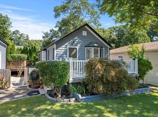 29 Floral Rd, Rocky Point, NY 11778