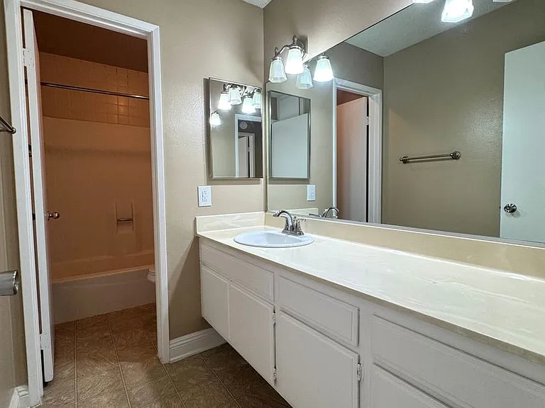 7313 Unicorn Cir — Photo 12