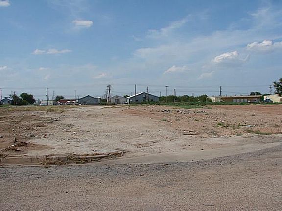 3rd image of 801 S Treadaway Blvd