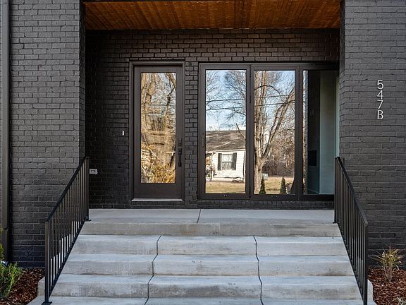 5th image of 547B Moore Ave