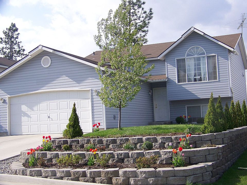 Beautifully landscaped front yard