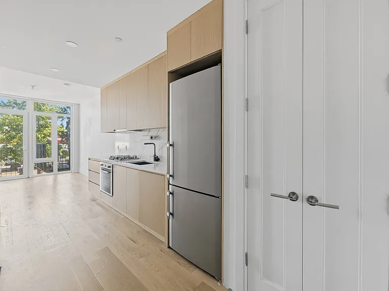 183 McGuinness Blvd #2B — Photo 2