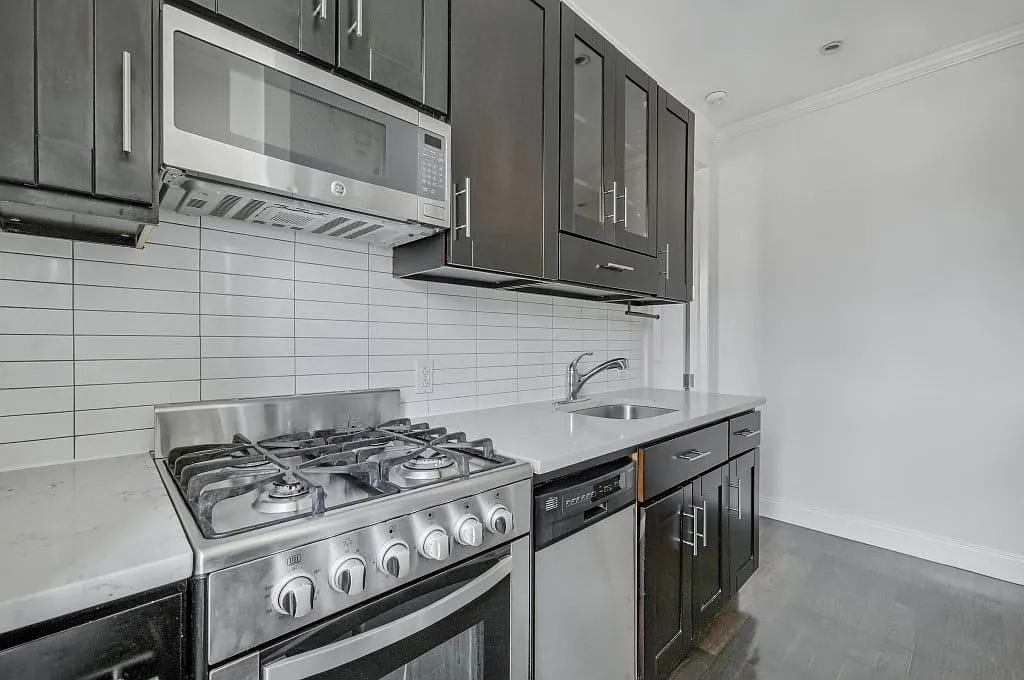 329 Union Street — Photo 2