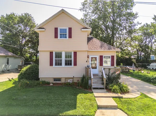 818 Bunn St, Bloomington, IL 61701