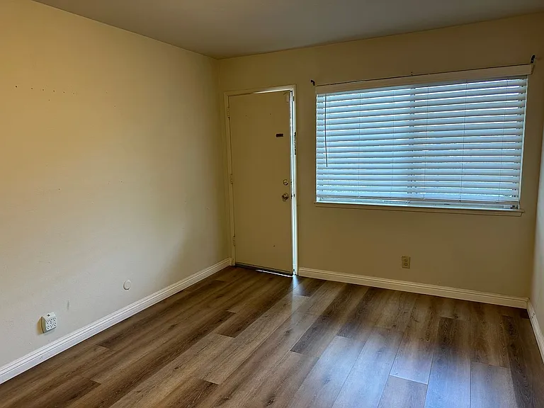 605 Gamma Ct — Photo 7