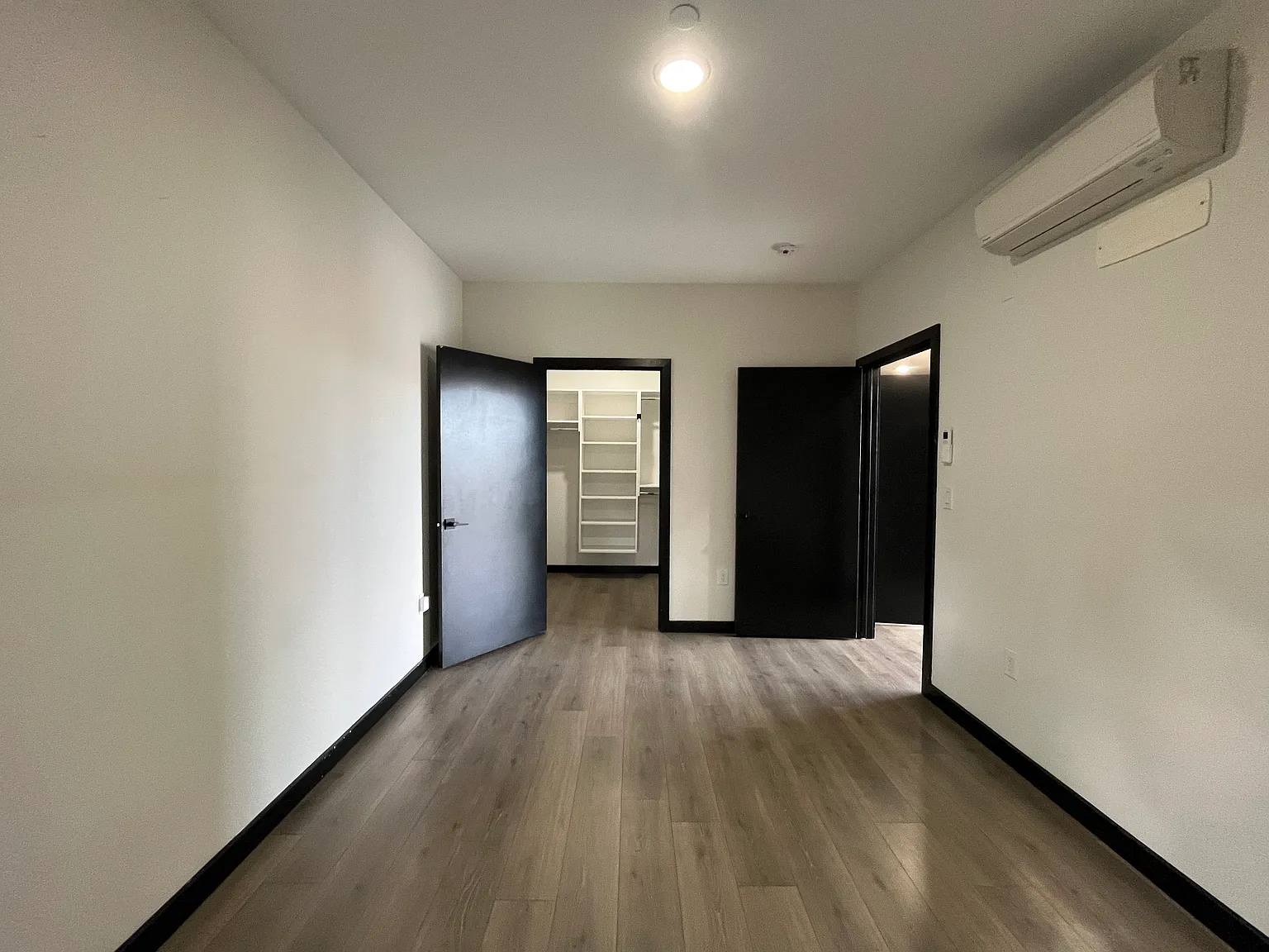 2 bed, 800 sqft, $2,500 — Photo 4