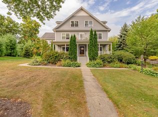 84 Round Hill Rd APT D, Northampton, MA 01060