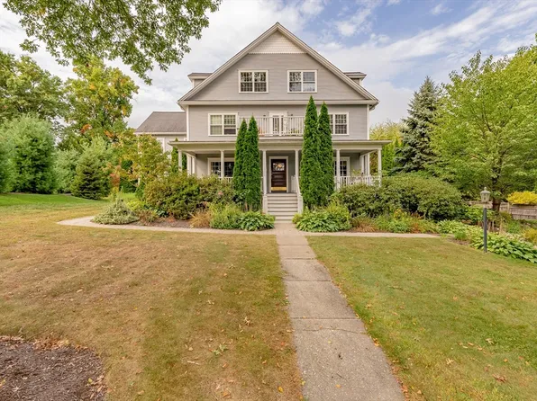 84 Round Hill Rd APT D, Northampton, MA 01060