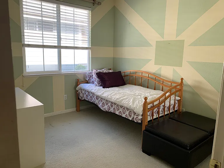 406 Promenade Ln — Photo 2