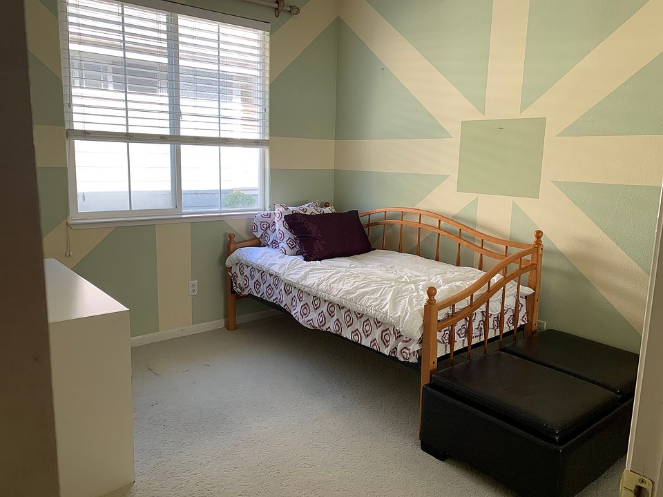 2nd image of 406 Promenade Ln