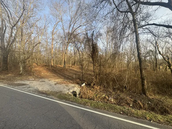 340 Old Military Rd, Summertown, TN 38483