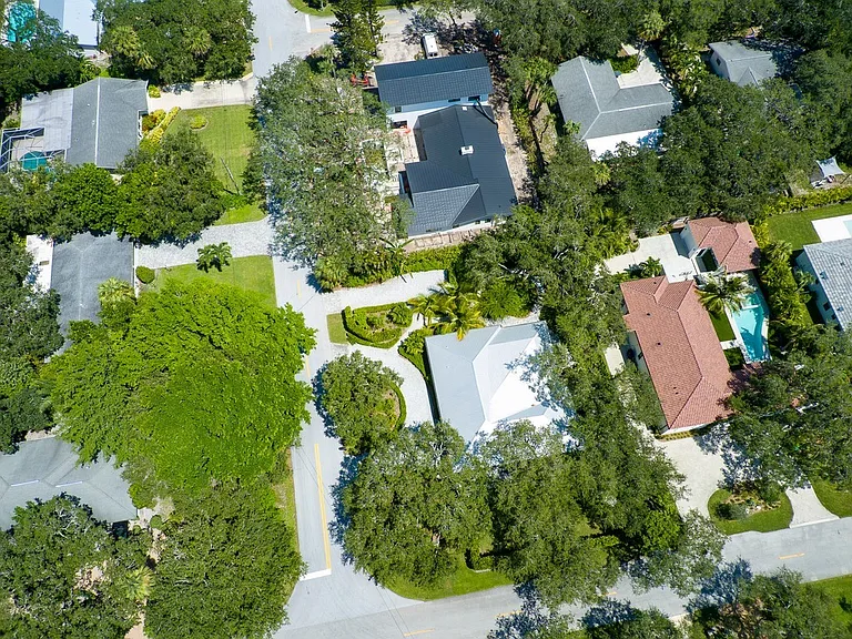 3902 Sabal Palm Dr — Photo 29