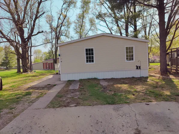 723 N Main St #30, Loami, IL 62661