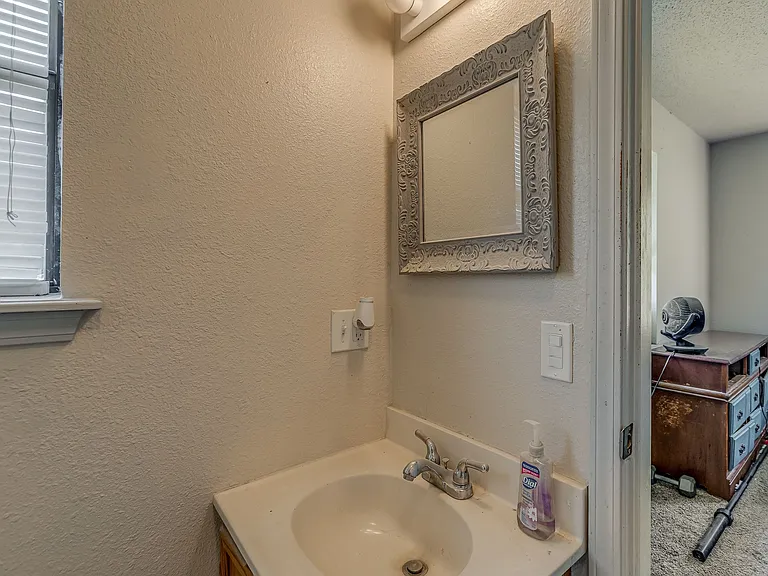 218 S 3rd Ave — Photo 13