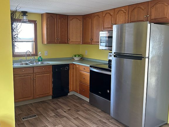 2nd image of 14 Debra Cir