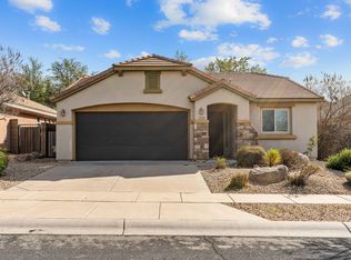 1176 N Crown King Ave, Washington, UT 84780