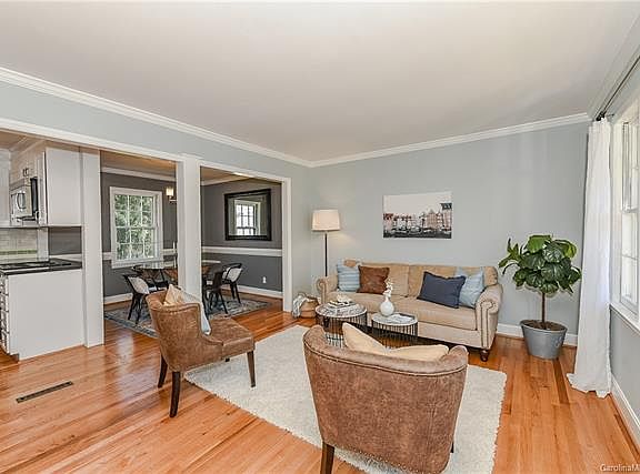 5th image of 6718 Bradstock Ln