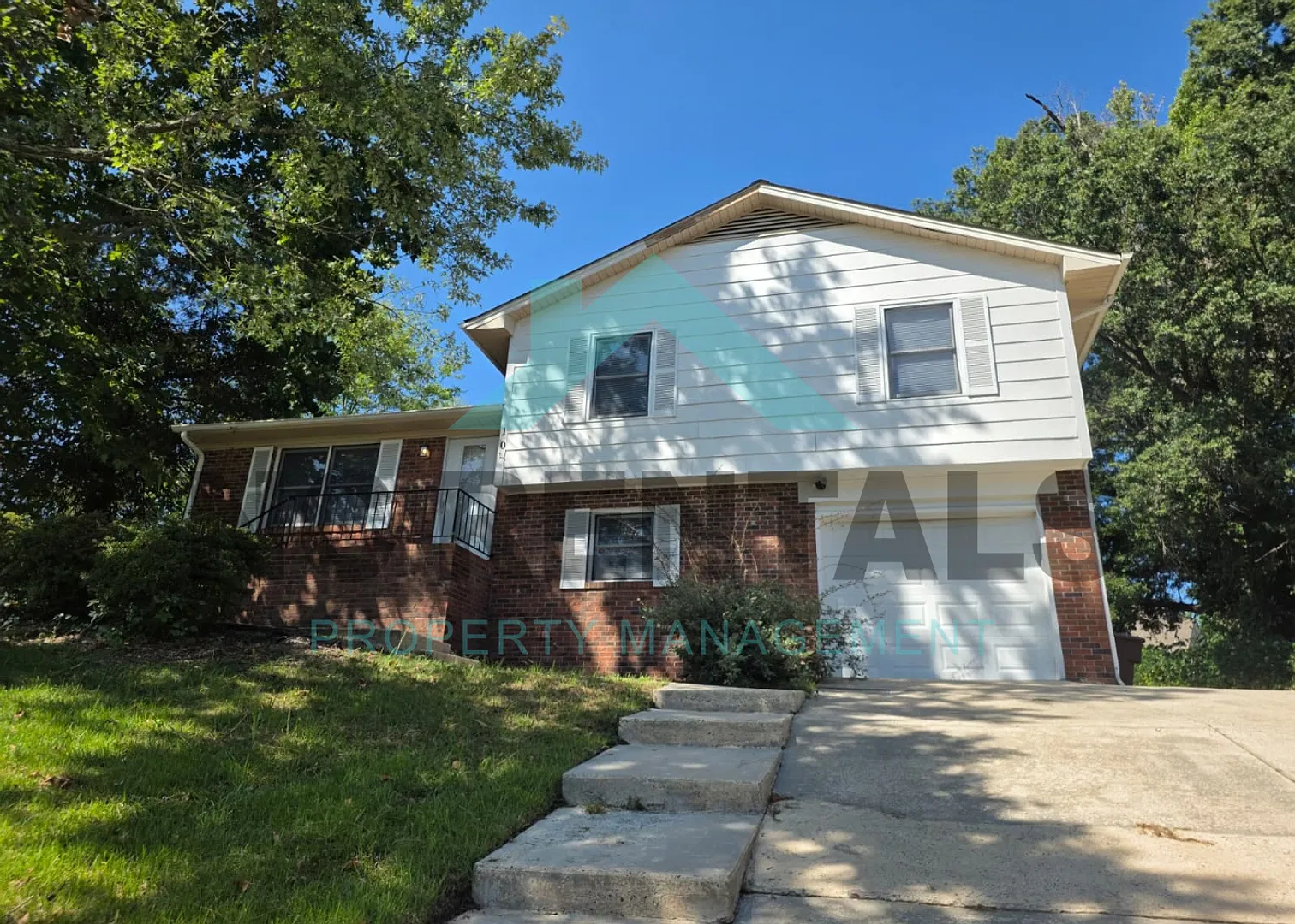 Lovely $1,750 3 Bed/3.0 Bath Home in South Greensboro w/ Cul-de-Sac Location & Private Yard! — Photo 1