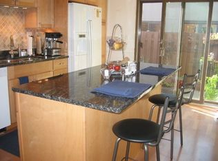 209 Stafford Dr, Wheeling, IL