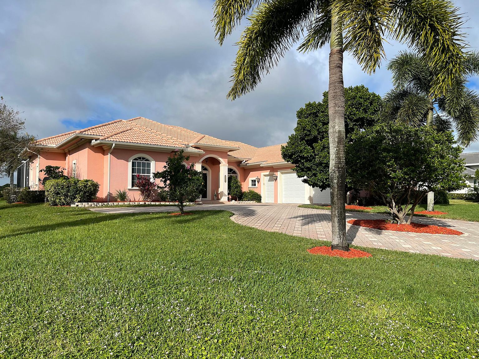 1256 SW Squire Johns Ln