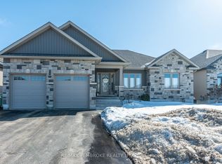 77 Noble Cres, Petawawa, ON K8H0G1