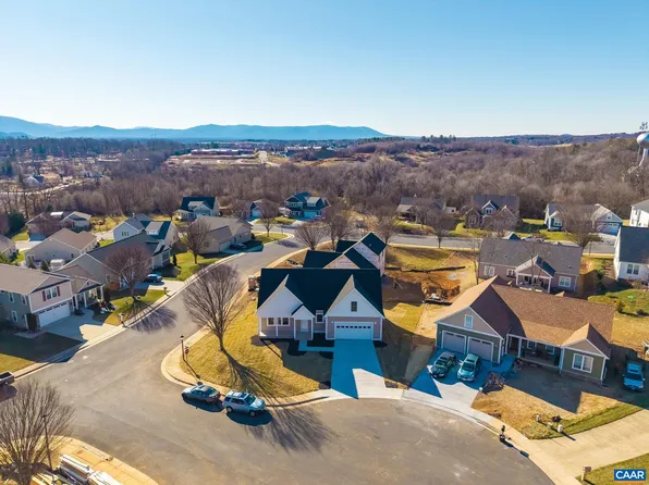 1004 High Point Ct, Waynesboro, VA 22980