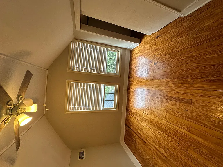 322 Pio Nono Ave — Photo 28