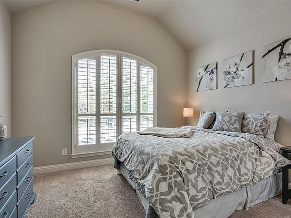 2nd image of 1308 Skyflower Ln