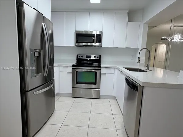 423 NE 210th Circle Ter #10425, Miami, FL 33179