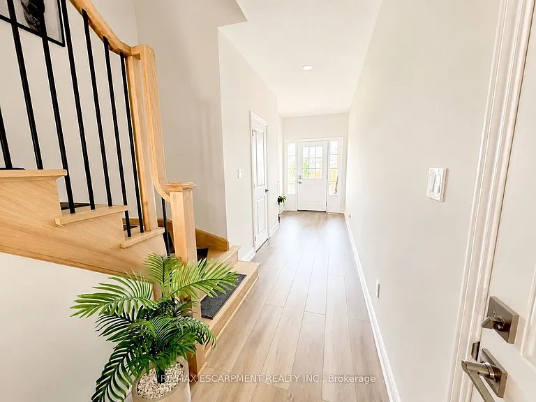 4 Harmony Way — Photo 2