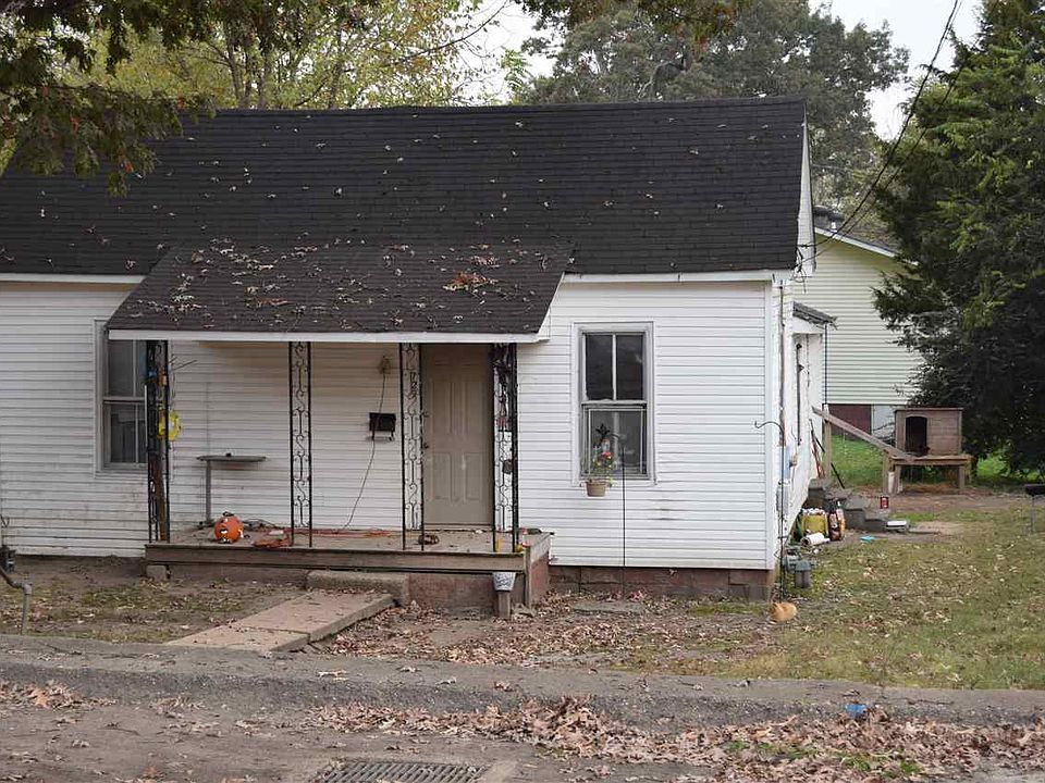 1st image of 729 Mill St