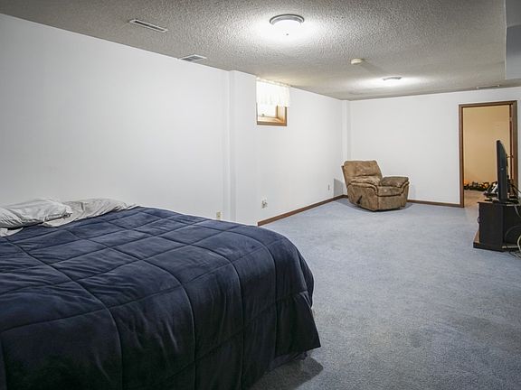 4th image of 4108 Hickory Ln