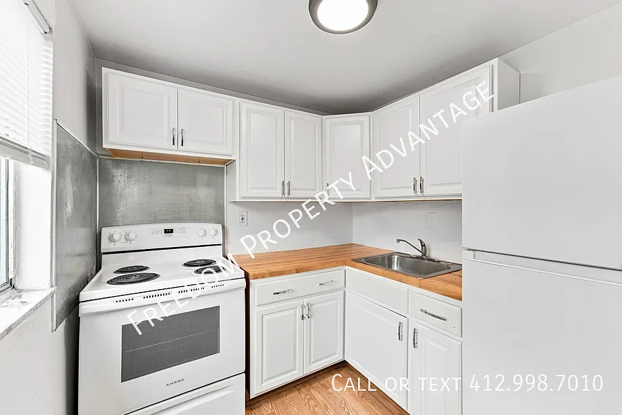 2523 Park Hill Dr — Photo 3