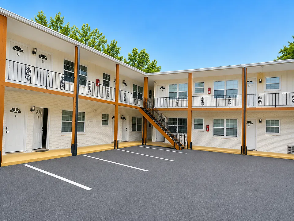 21 Delmont Dr NE #4