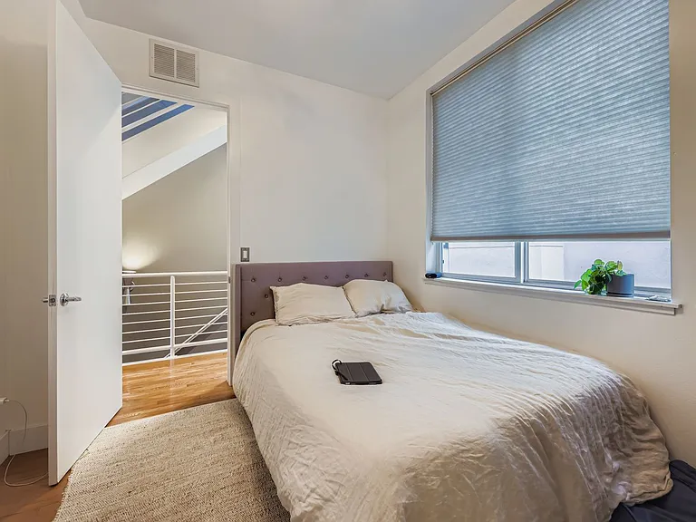 2115 W 32nd Ave #3 — Photo 21