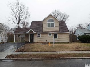 144 Greenbelt Ln, Levittown, NY 11756