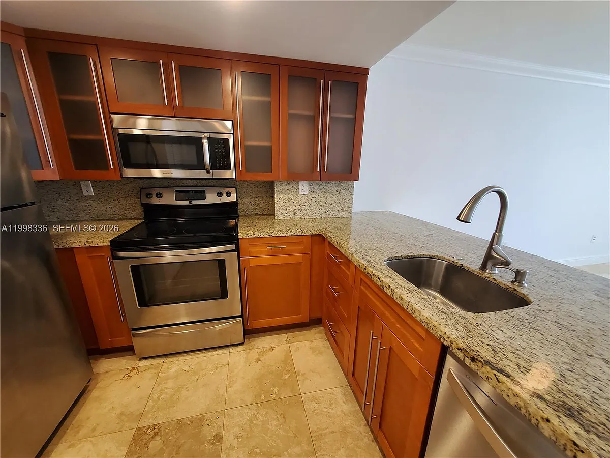 Building Photo - 540 Brickell Key Dr #1020