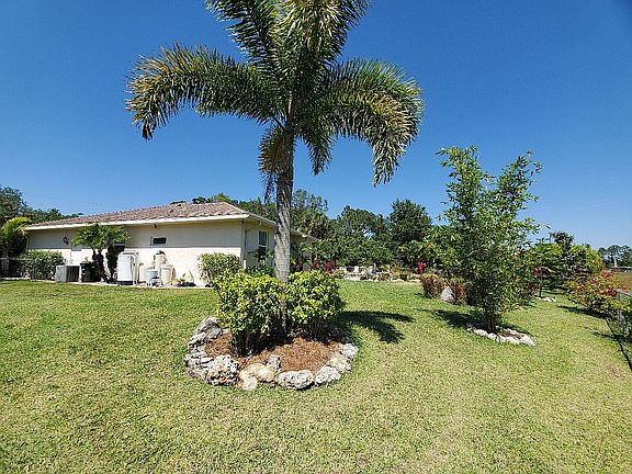 3rd image of 4674 Laramie Cir