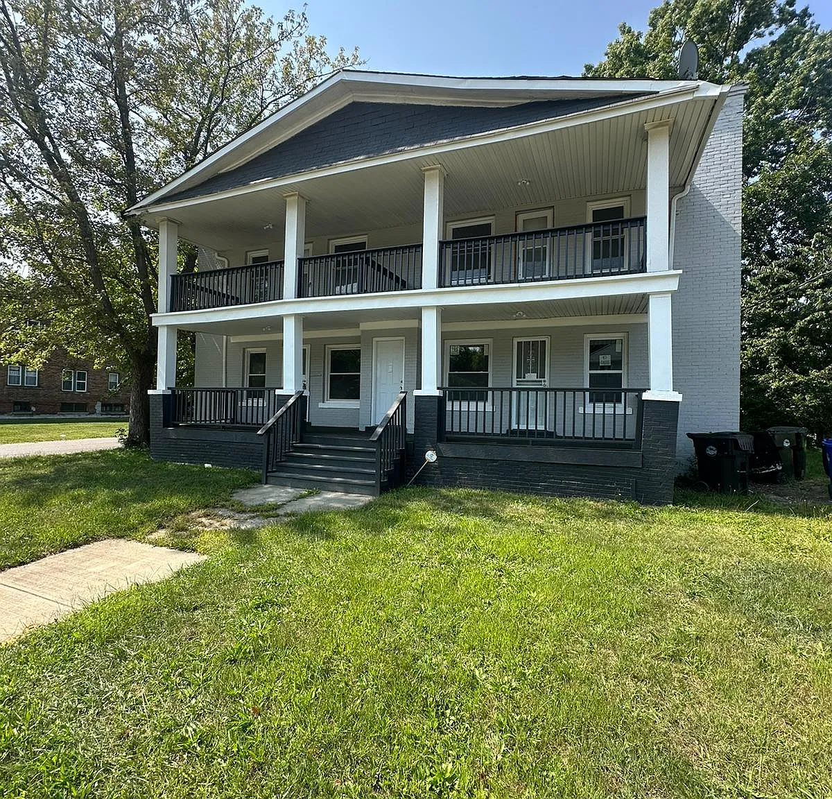 2 bed, 800 sqft, $900 — Photo 1