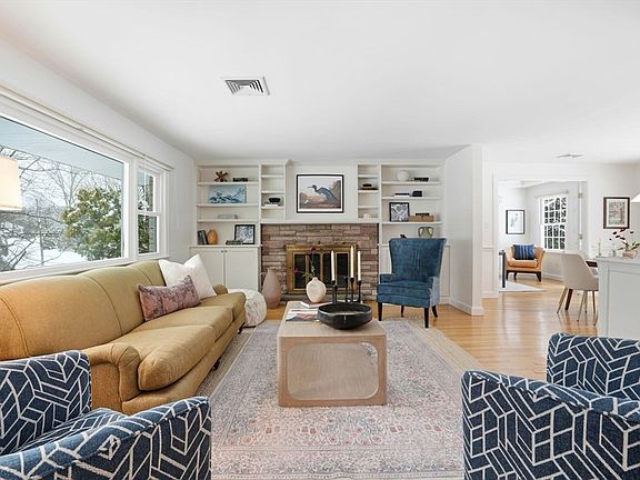 3rd image of 7 Baskin Rd